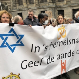 Bekijk de Interreligieuze Klimaatviering vanuit de Westerkerk in Amsterdam. De dienst vormde spirituele start van de Klimaatdemonstratie op zaterdag 6 november j.l.